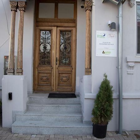 Bread&Breakfast Hostel Букурещ Екстериор снимка