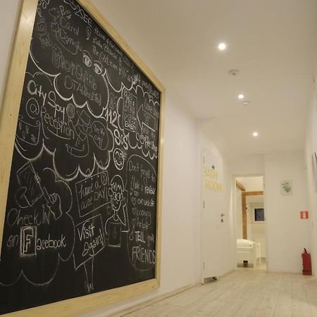 Bread&Breakfast Hostel Букурещ Екстериор снимка