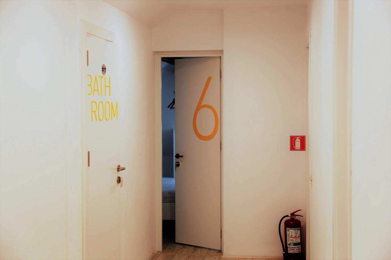 Bread&Breakfast Hostel Букурещ Екстериор снимка